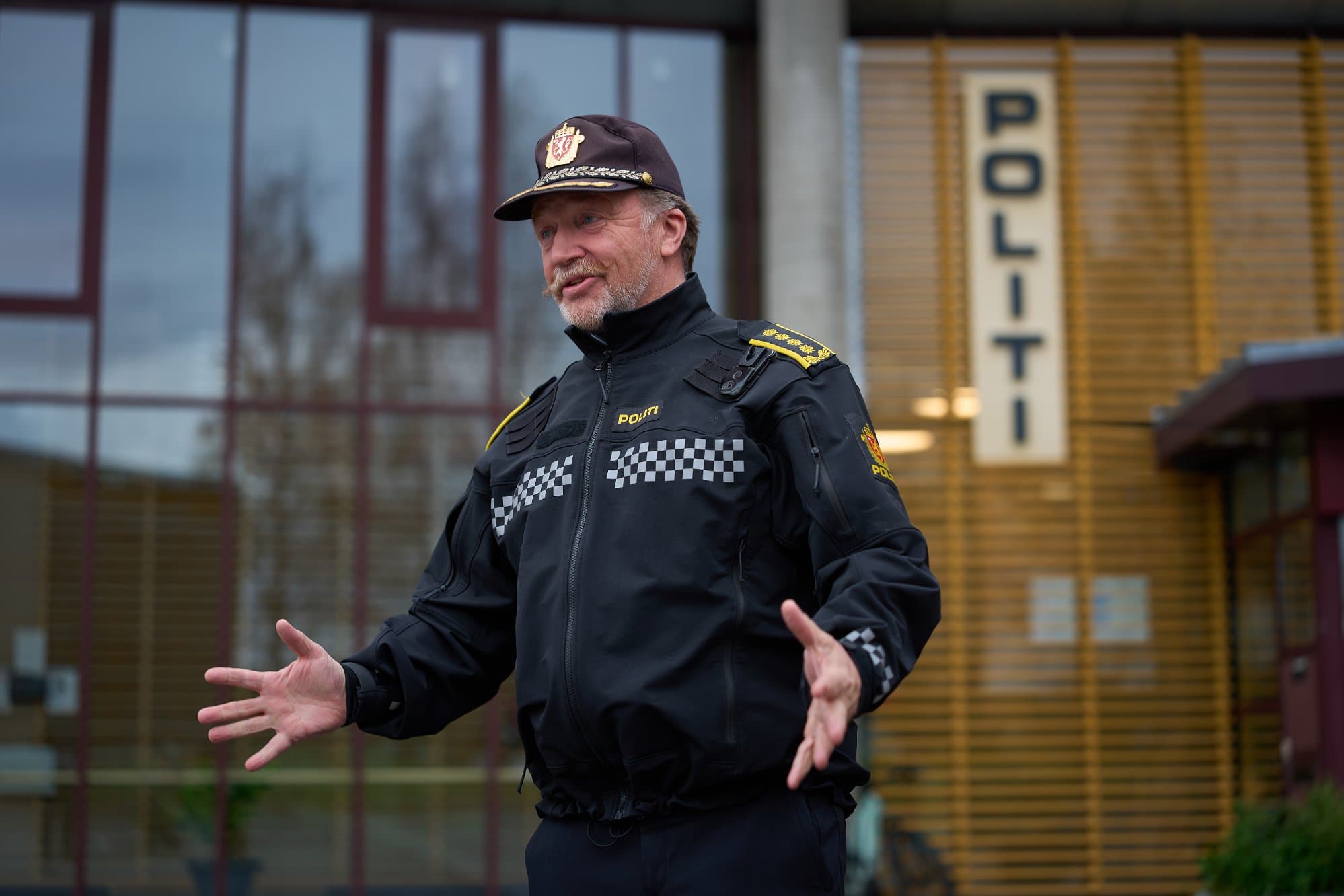 – Kall meg hva du vil, unntatt Bastian!