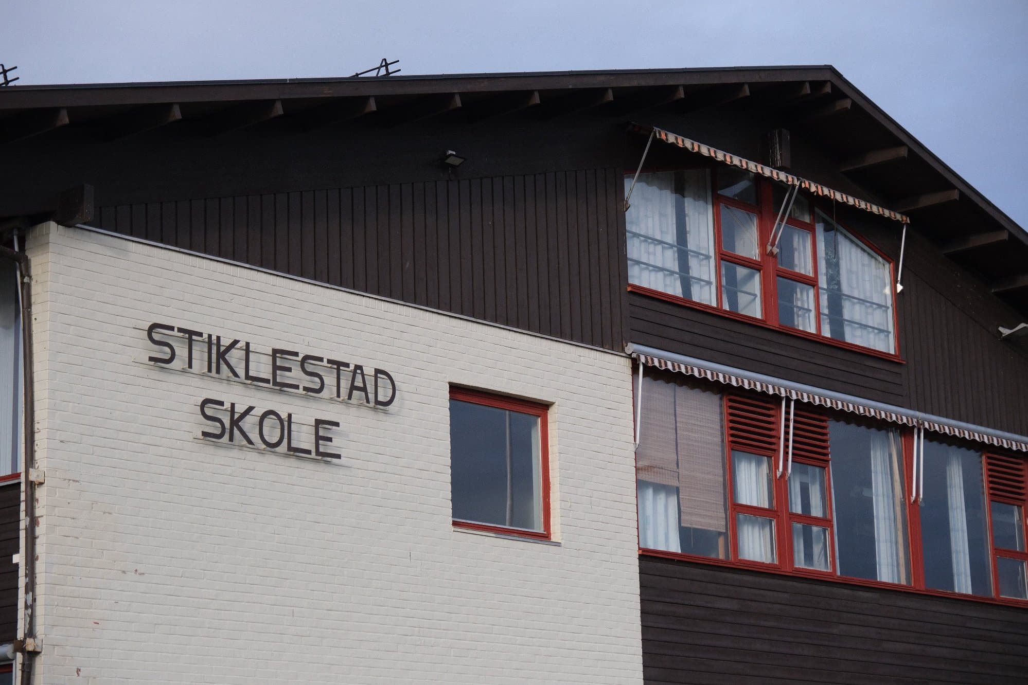 Hærverk på gammelskolen: – Ikke fritt fram